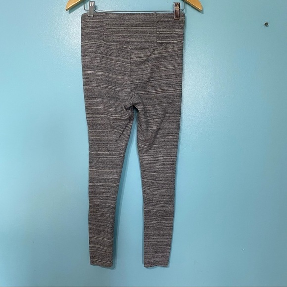 Aritzia Talula Heathered/ Marled grey leggings size small - Picture 5 of 13